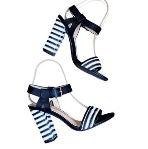 Modern Rush Heeled Ankle Strap Faux Leather Sandals Shoes Women's Size 7 Heel 4"